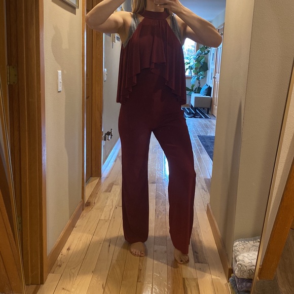 Deep red pant suit - Picture 6 of 6